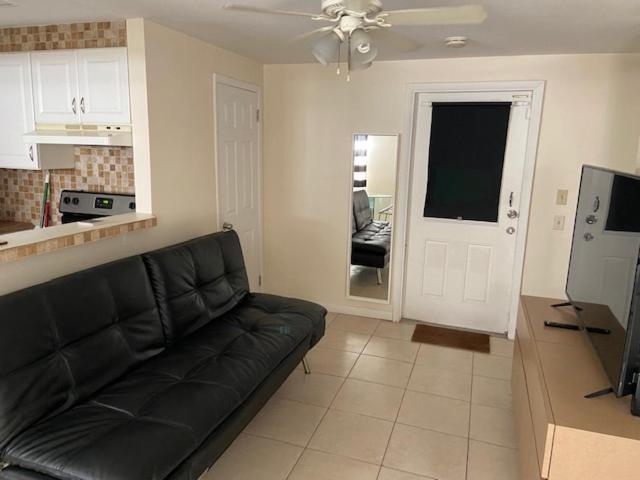 Alloggio in famiglia Private Near Airport - Free Parking - 01
