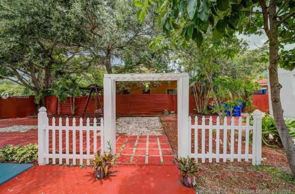 Private Near Airport - Free Parking - 01 Alloggio in famiglia